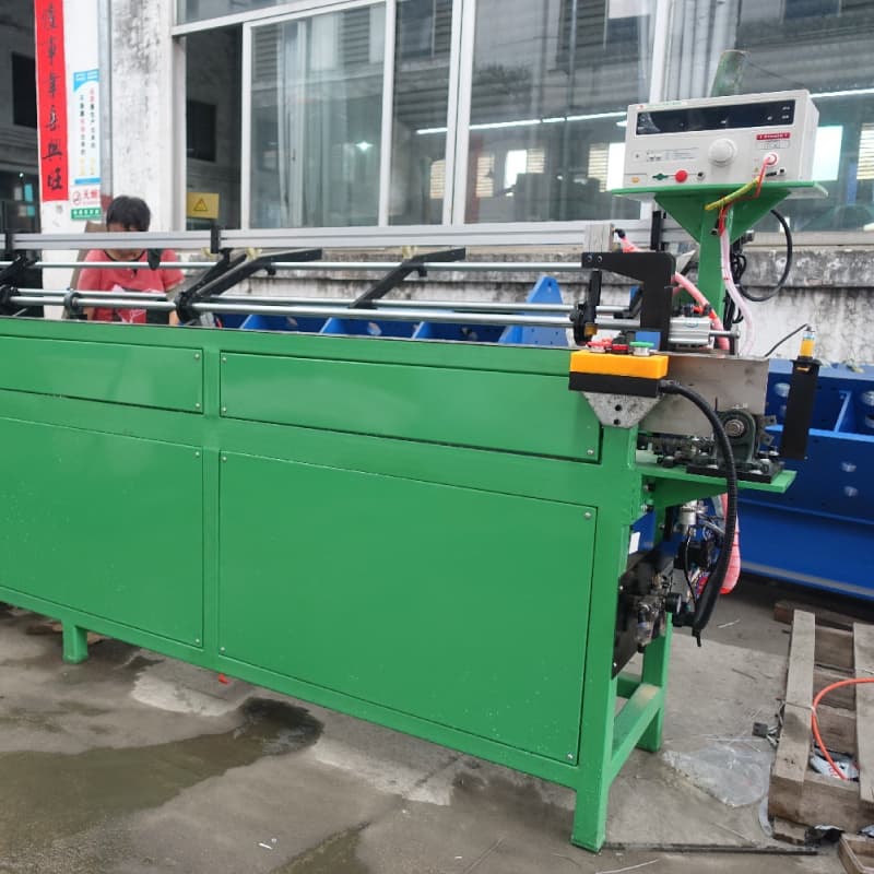 Mașină automată de alimentare după inspecție pentru contracție a tuburilor Mașină de sortare completă automată de verificare a alimentării pentru linia de producție a tuburilor de încălzire electrică